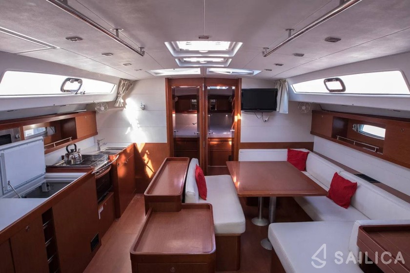 Oceanis 50 Family - Yacht Charter Sailica