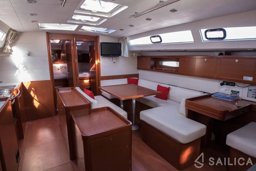 Oceanis 50 Family - Yacht Charter Sailica
