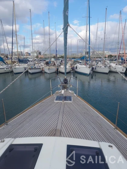 Oceanis 45 - Yacht Charter Sailica