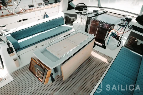 Oceanis 45 - Yacht Charter Sailica