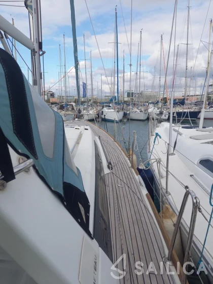 Oceanis 45 - Yacht Charter Sailica