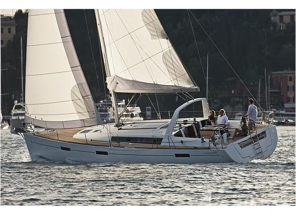 Oceanis 45 - Yacht Charter Sailica