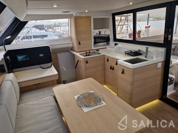 Aventura 37 - Yacht Charter Sailica