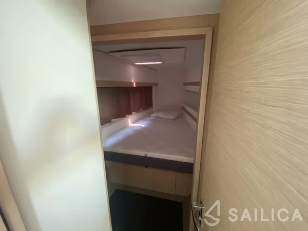 Isla 40 - Yacht Charter Sailica