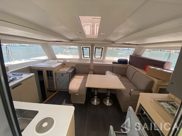 Isla 40 - Yacht Charter Sailica