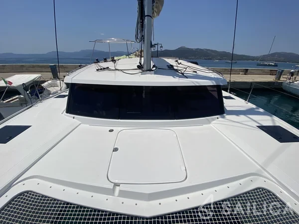 Isla 40 - Yacht Charter Sailica