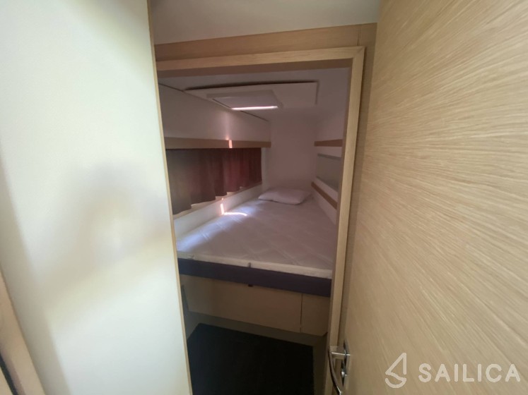 Isla 40 - Yacht Charter Sailica