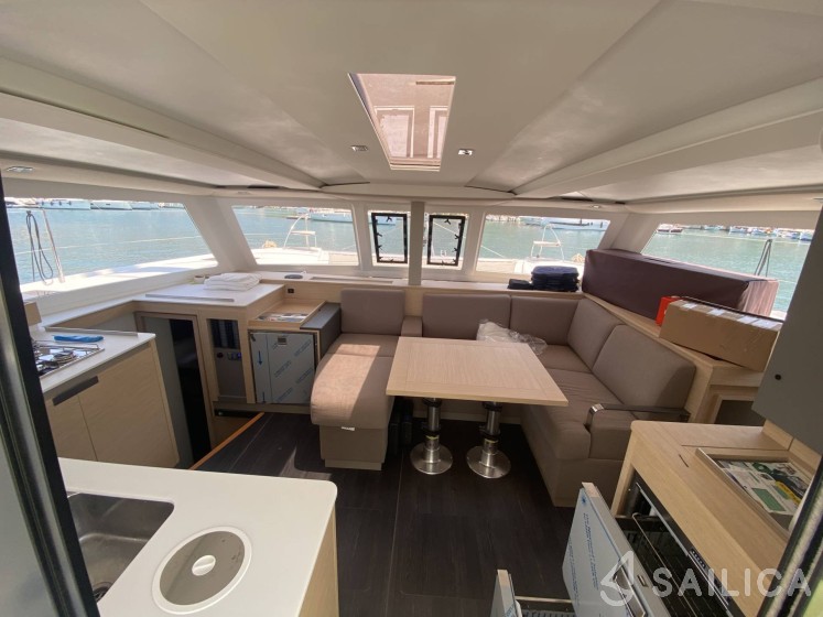 Isla 40 - Yacht Charter Sailica