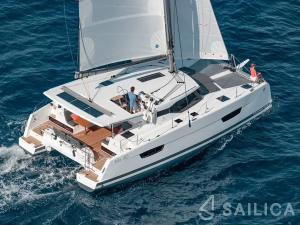 Isla 40 - Yacht Charter Sailica