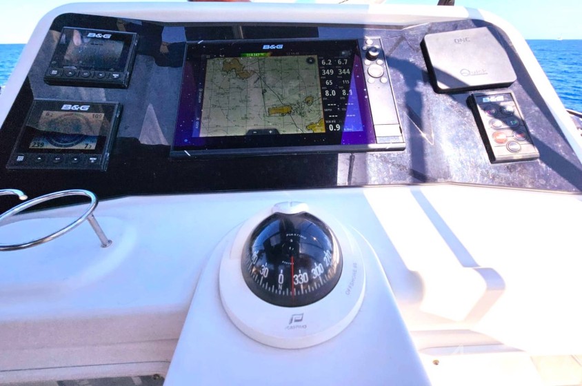 Lagoon 450  Flybridge - Yacht Charter Sailica