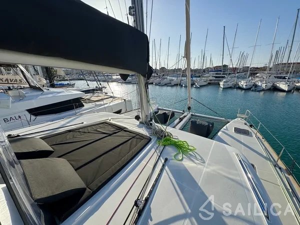 Lagoon 450  Flybridge - Yacht Charter Sailica