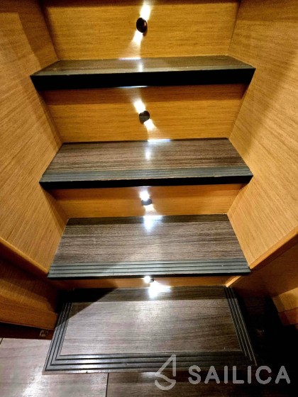 Lagoon 450  Flybridge - Yacht Charter Sailica