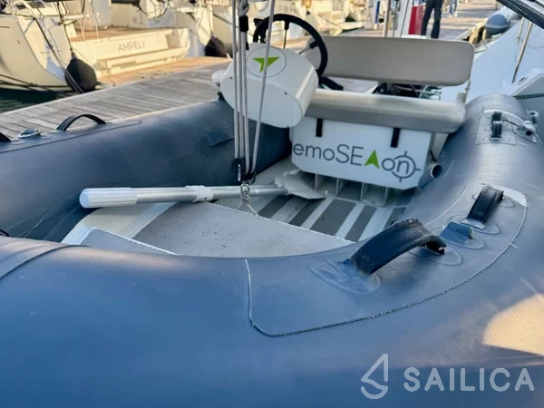 Lagoon 450  Flybridge - Yacht Charter Sailica