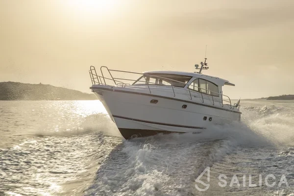 Nimbus 405 Flybridge - Yacht Charter Sailica