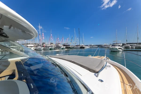 Nimbus 405 Flybridge - Yacht Charter Sailica