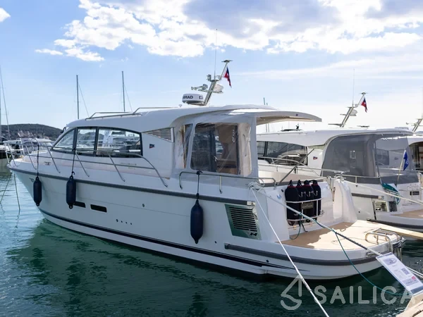 Nimbus 405 Flybridge - Yacht Charter Sailica