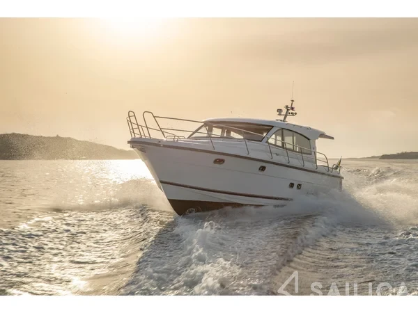 Nimbus 405 Flybridge - Yacht Charter Sailica