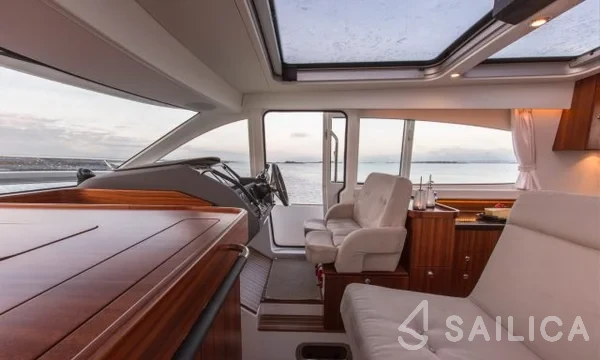 Nimbus 405 Flybridge - Yacht Charter Sailica