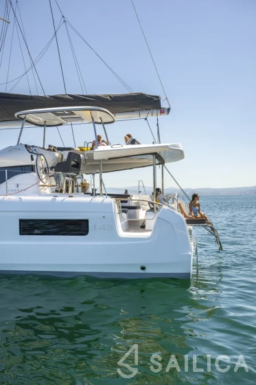 Lagoon 43 Power - Yacht Charter Sailica