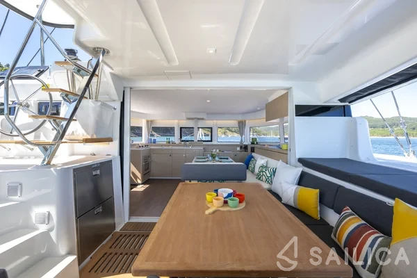 Lagoon 43 Power - Yacht Charter Sailica