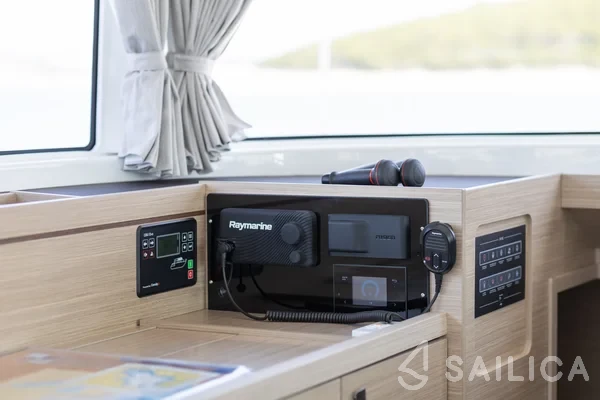 Lagoon 43 Power - Yacht Charter Sailica