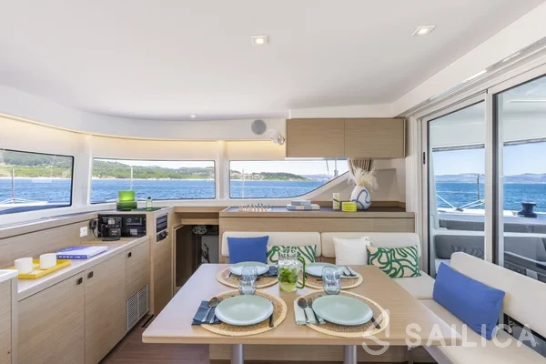 Lagoon 43 Power - Yacht Charter Sailica