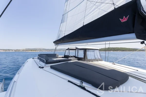 Lagoon 43 Power - Yacht Charter Sailica