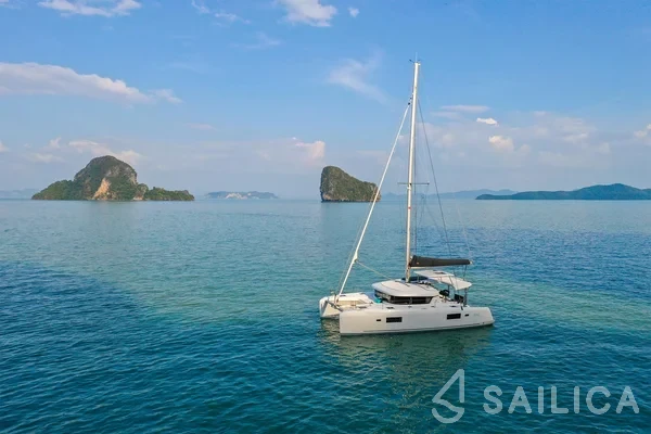 Lagoon 42 - Yacht Charter Sailica