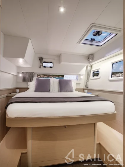 Lagoon 42 - Yacht Charter Sailica