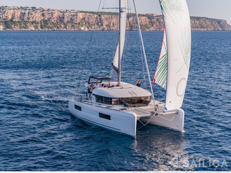 Lagoon 40 - Yacht Charter Sailica