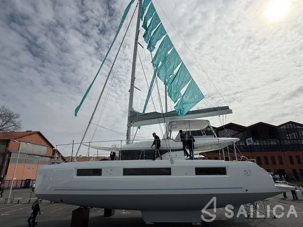 Lagoon 38 - Yacht Charter Sailica