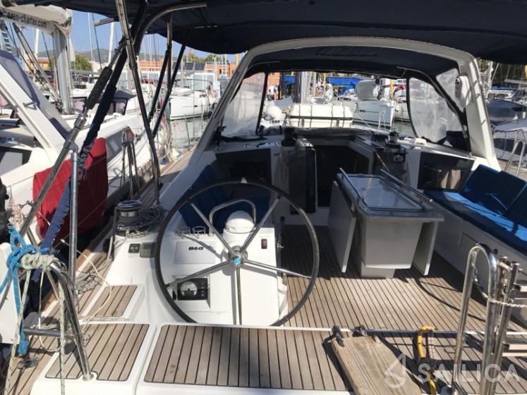 Oceanis 45 - Yacht Charter Sailica