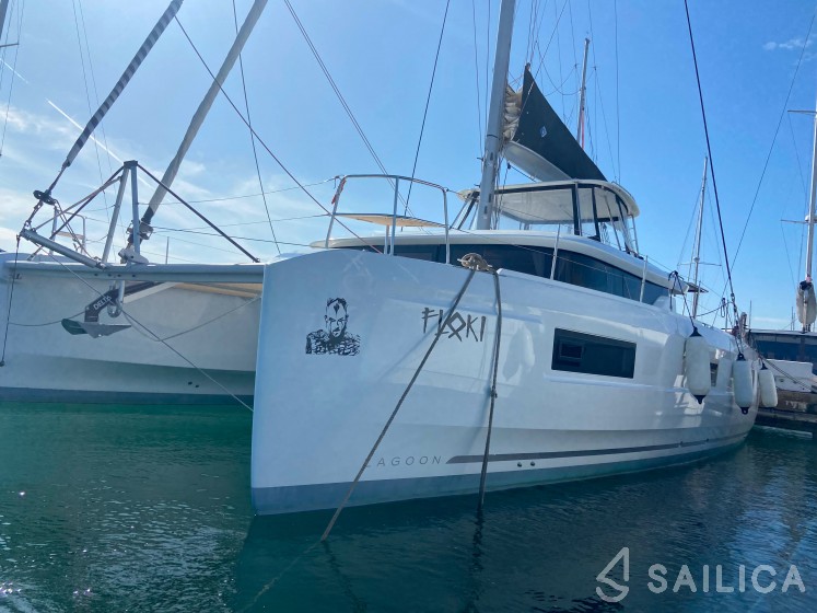 Lagoon 46  - Yacht Charter Sailica