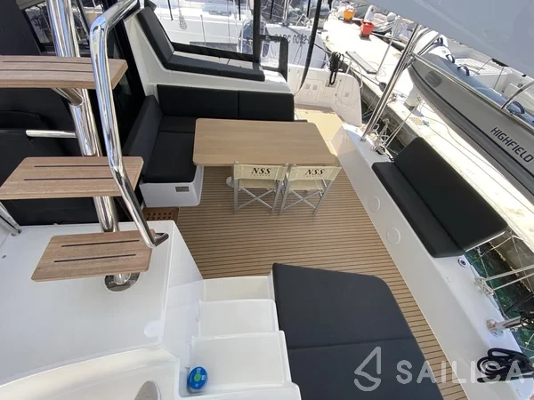Lagoon 42 - Yacht Charter Sailica
