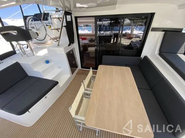 Lagoon 42 - Yacht Charter Sailica