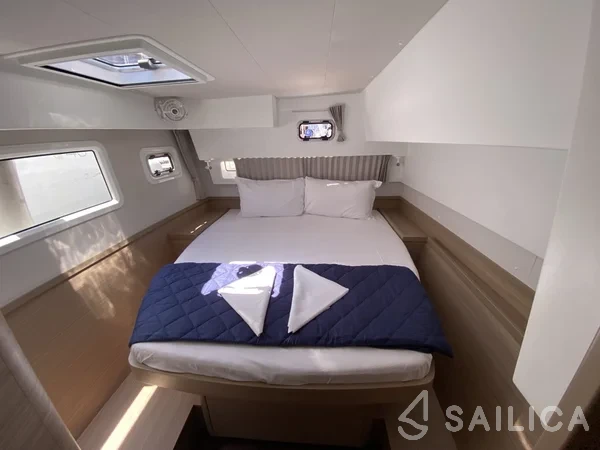 Lagoon 42 - Yacht Charter Sailica