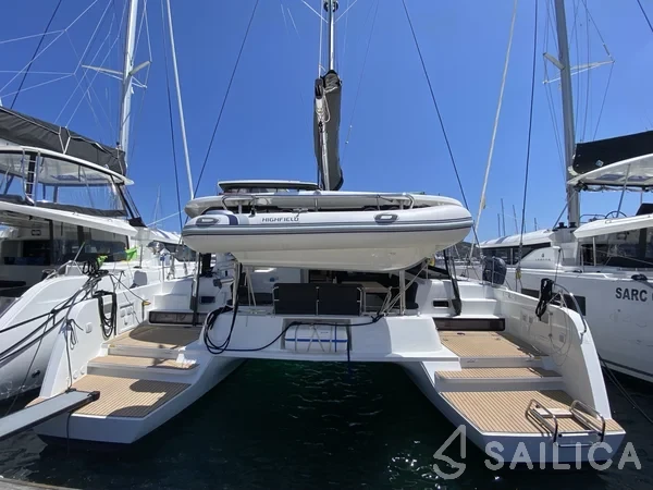 Lagoon 42 - Yacht Charter Sailica