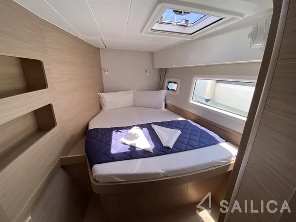 Lagoon 42 - Yacht Charter Sailica