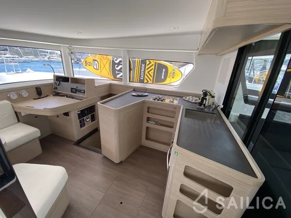 Lagoon 42 - Yacht Charter Sailica