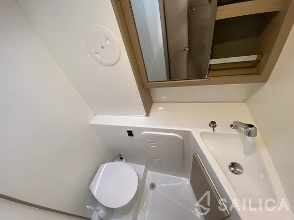 Lagoon 42 - Yacht Charter Sailica