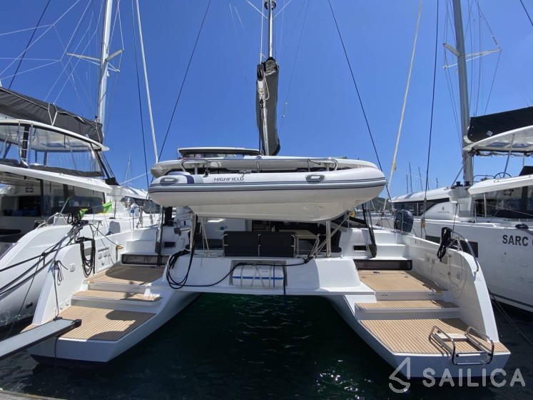 Lagoon 42 - Yacht Charter Sailica