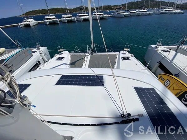 Lagoon 42 - Yacht Charter Sailica