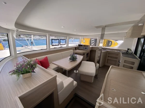 Lagoon 42 - Yacht Charter Sailica