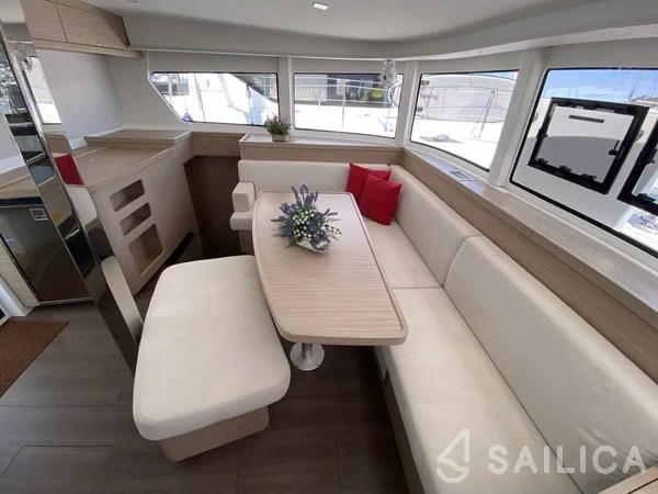 Lagoon 42 - Yacht Charter Sailica