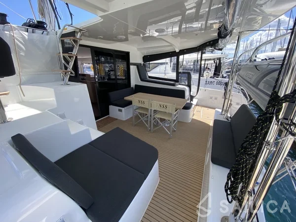 Lagoon 42 - Yacht Charter Sailica