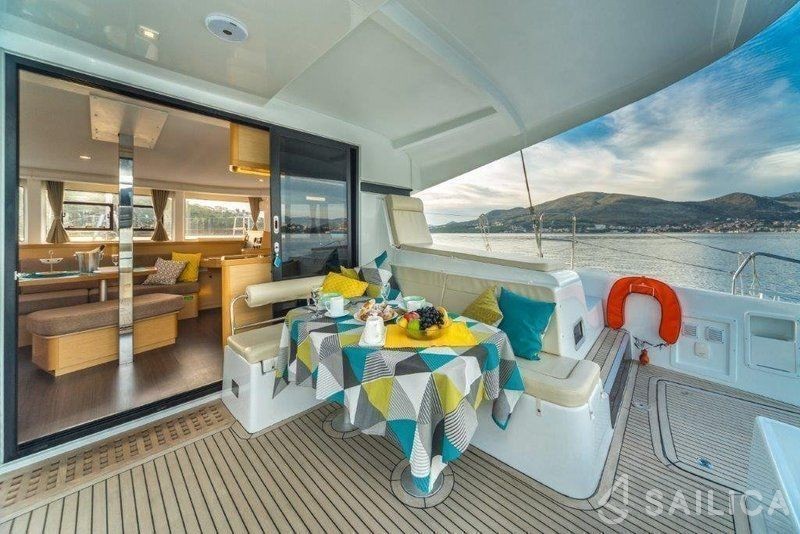Lagoon 42 - Yacht Charter Sailica