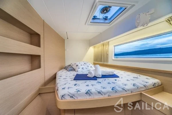 Lagoon 42 - Yacht Charter Sailica