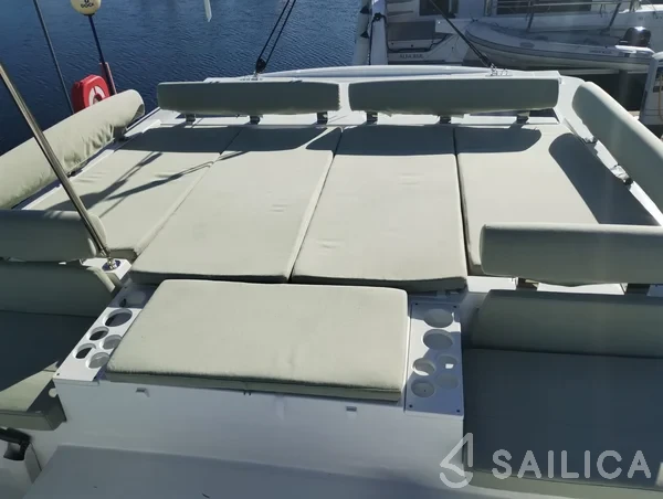 Bali Catspace - Yacht Charter Sailica