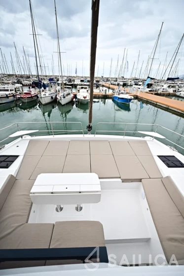 Bali 4.6 - Photo #16 Bali 4.6 - Yacht Charter Sailica