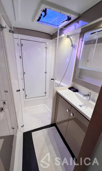 Lucia 40 - Yacht Charter Sailica